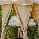 Global Luxury Suites At The Variety
